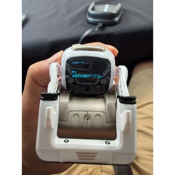Anki Cozmo Robot Educational Toy 3 Cubes 1 Charger w/ Face Recognition Charger - Picture 5 of 15